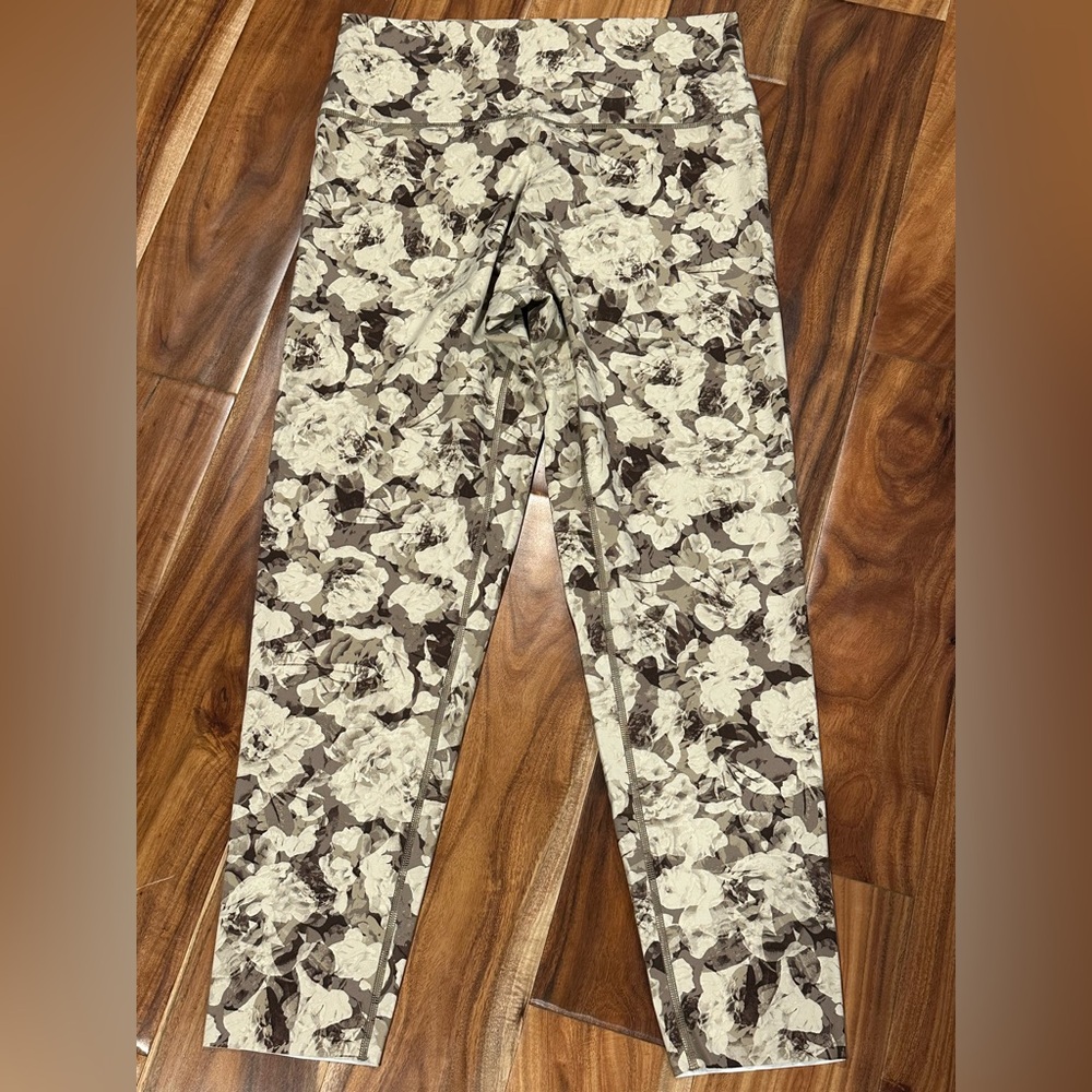Aerie Brown and Cream Floral Print Leggings. XL